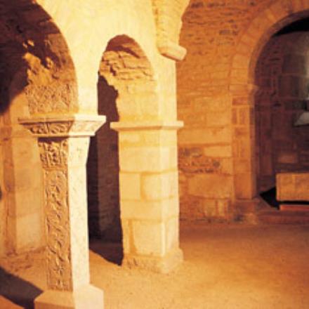 Crypte de l'abbaye de Flavigny-sur-ozerain