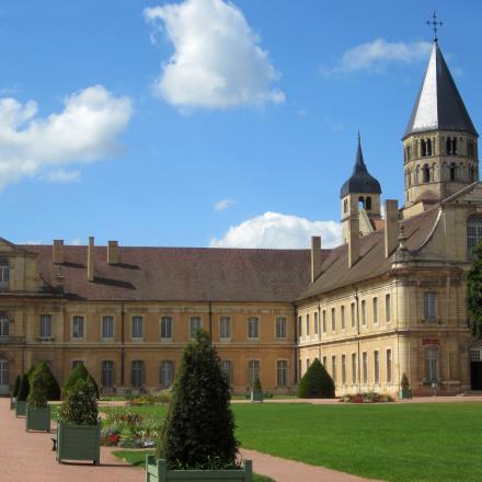 Abbaye de Cluny cloître