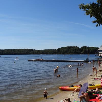 Baignade au lac des Settons