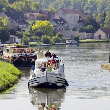 Fluvial-Canal-Nivernais-Photo-Alain-Doire-Bourgogne-Tourisme