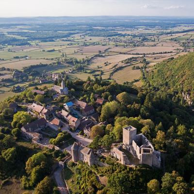 Site médiéval de Brancion - Crédit : Image Aero