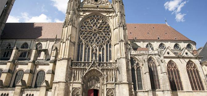 Sens-Cathedrale-St-Etienne-Photo-Alain-Doire-Bourgogne